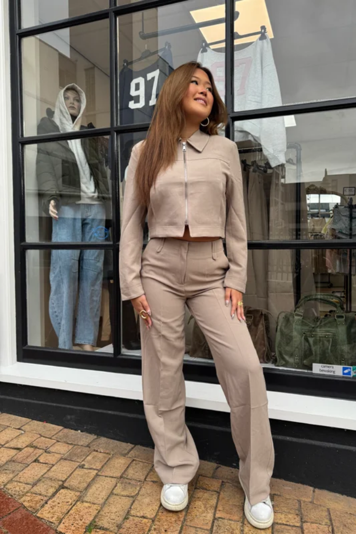 Lyn Elegant Beige Sæt - Auvéla