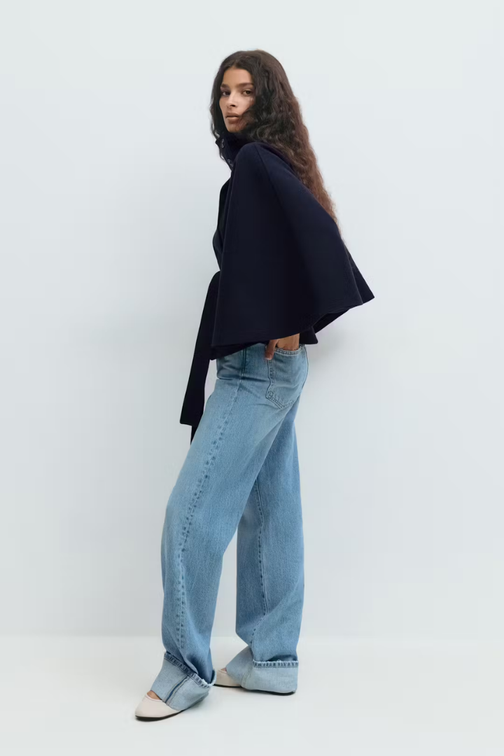 Marianne Elegant Højhalset Kappejakke med Bælte - Auvéla