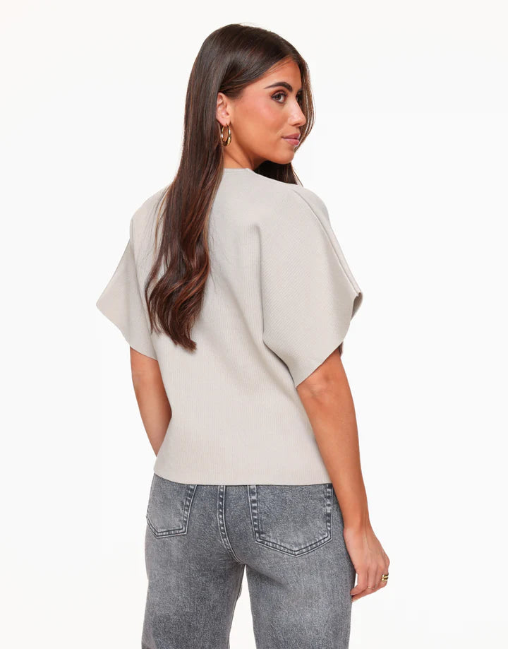 Sofia | Elegant V-hals cardigan med korte ærmer - Auvéla