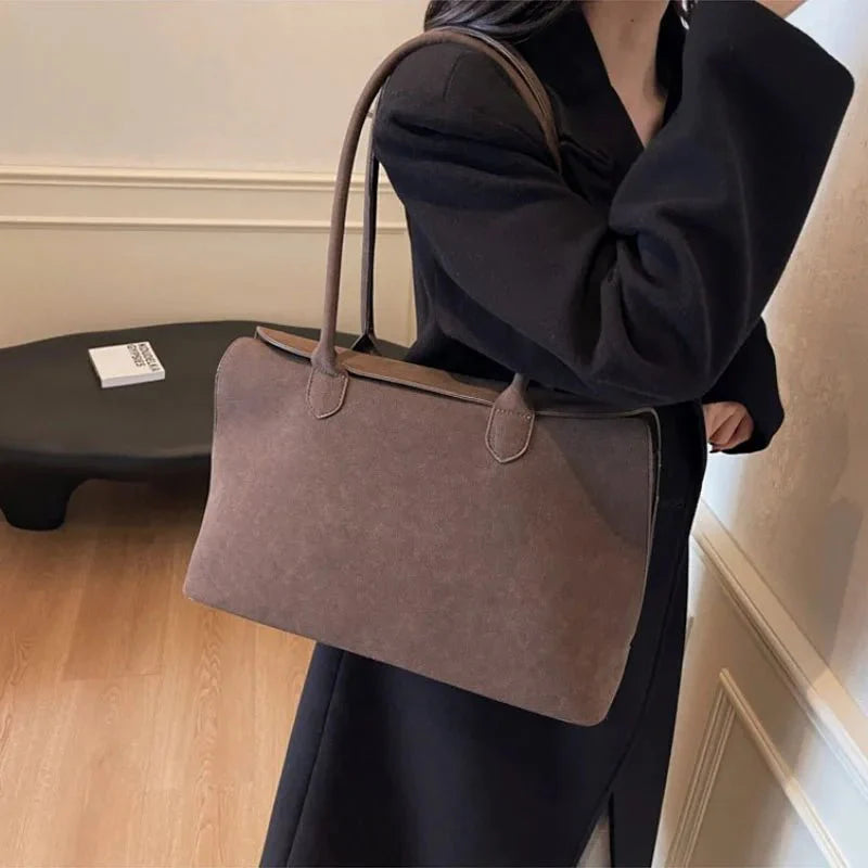 Isha Suede Shoulder Bag - Auvéla