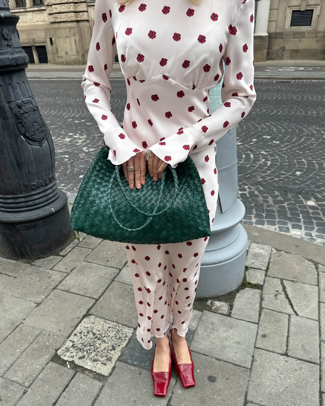 Madeleine Vegansk Læder Flettet Taske Medium - Auvéla