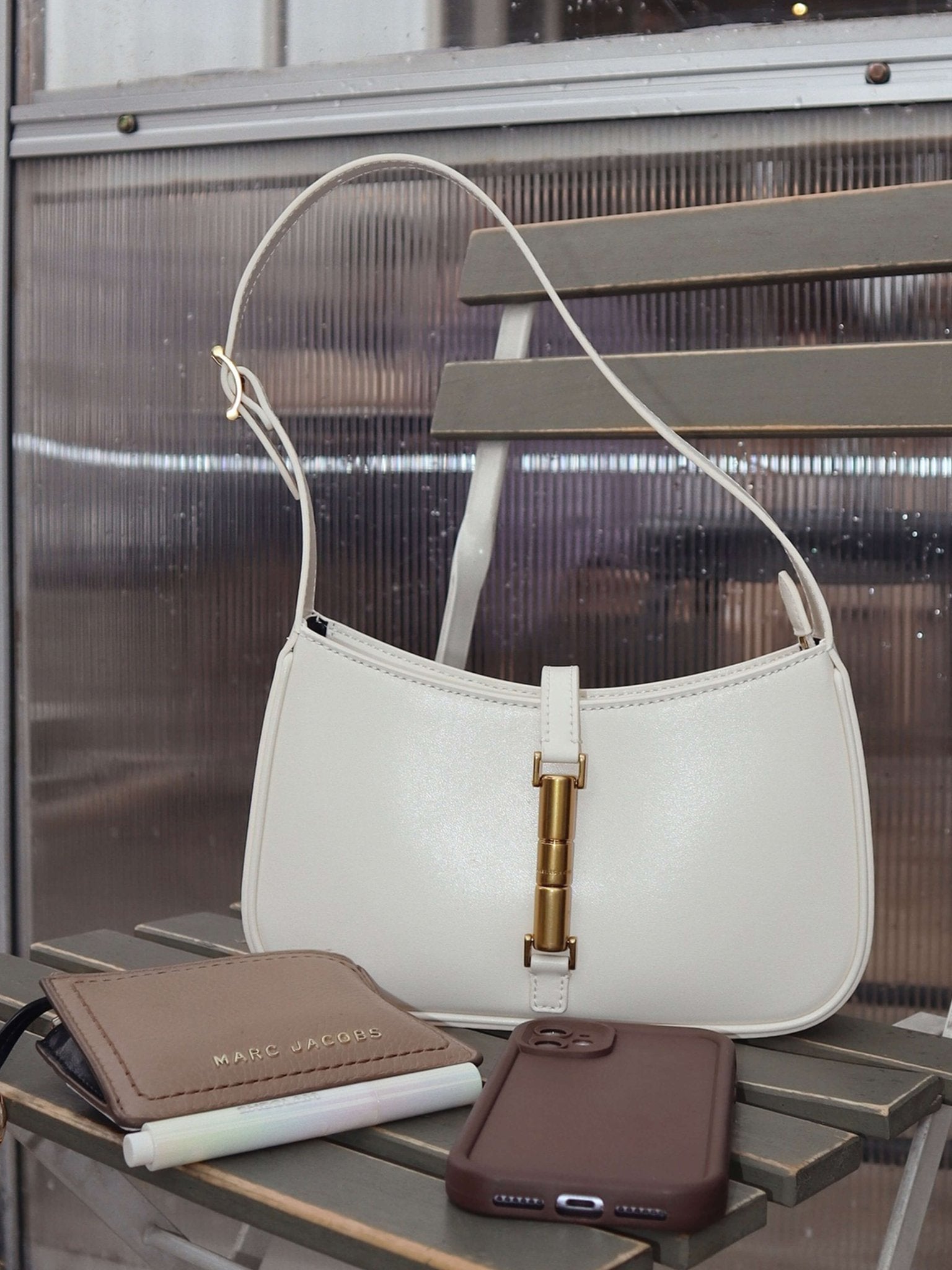 Rose clutch with strap - Auvéla