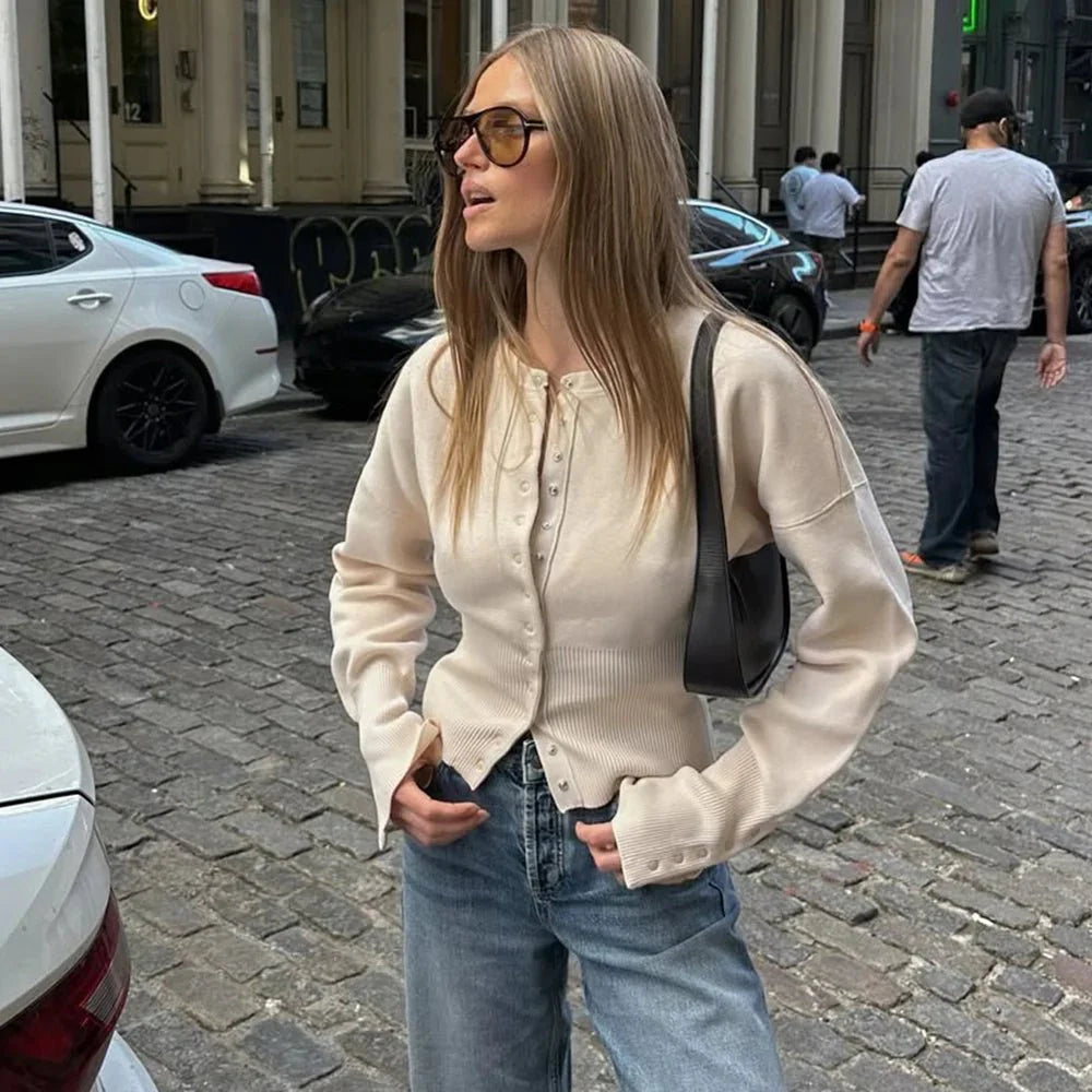 Clara | Dame cardigan – casual strik med rund hals - Auvéla