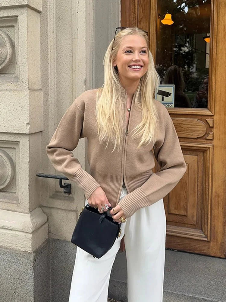 Sofia | Lang sort cardigan til kvinder med lynlås - Auvéla