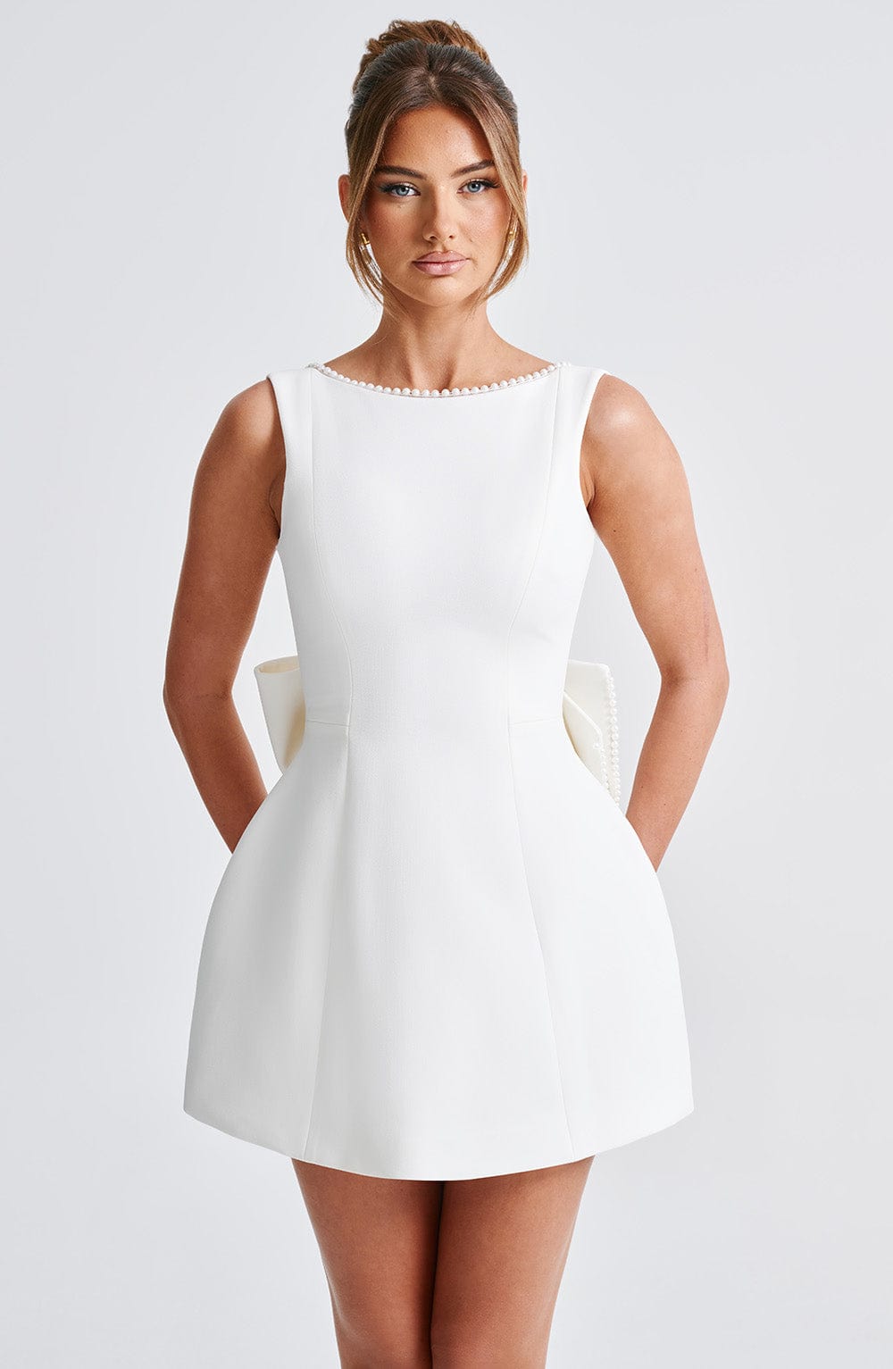 Elle™ | Perle Sløjfe Mini Kjole - Auvéla