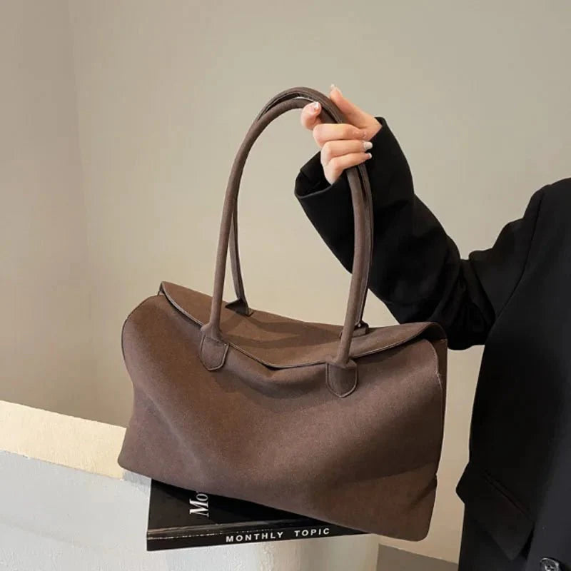 Isha Suede Shoulder Bag - Auvéla
