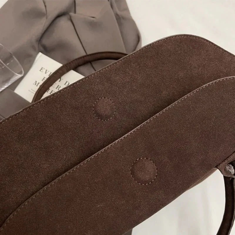 Isha Suede Shoulder Bag - Auvéla