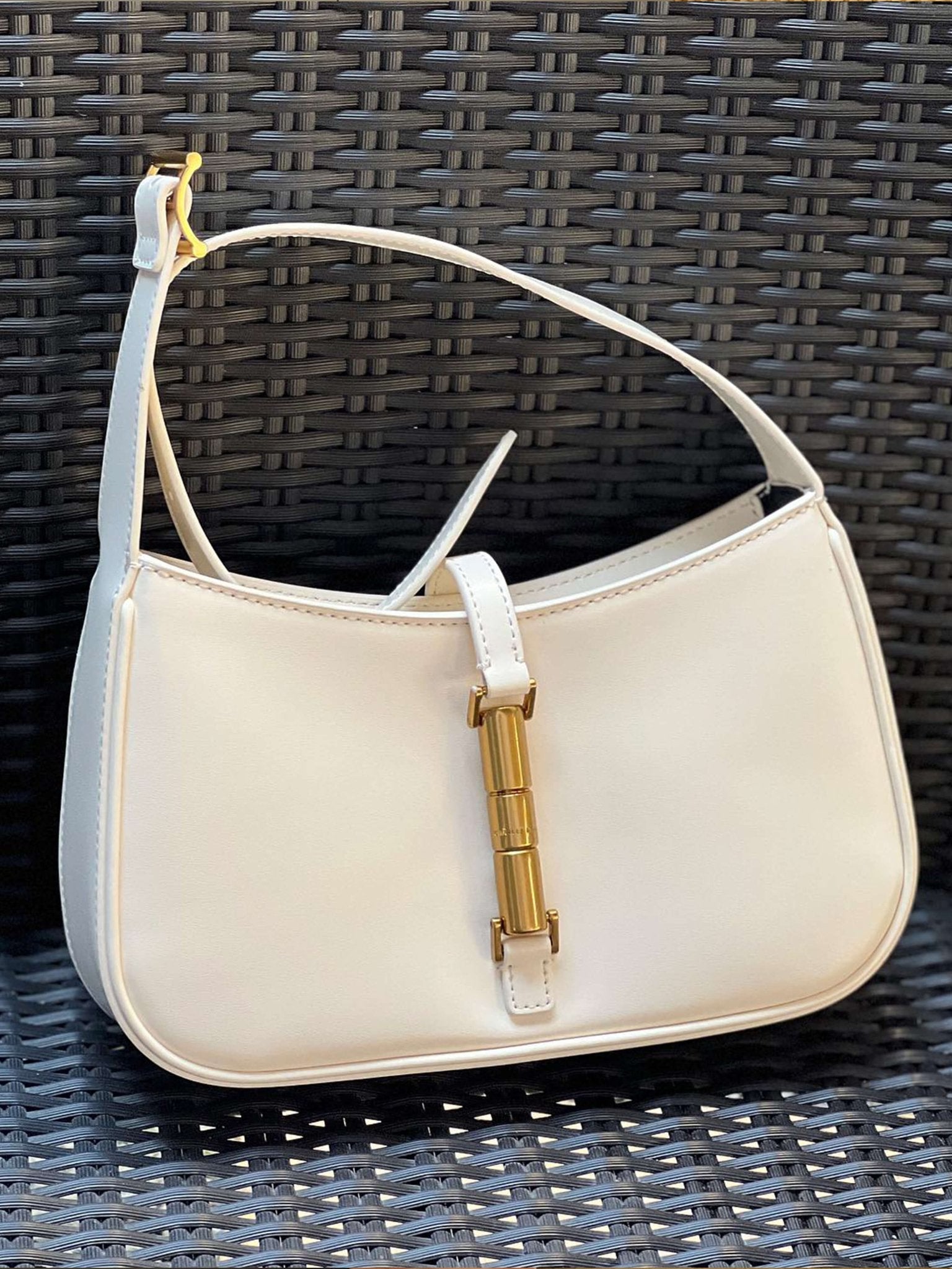 Rose clutch with strap - Auvéla