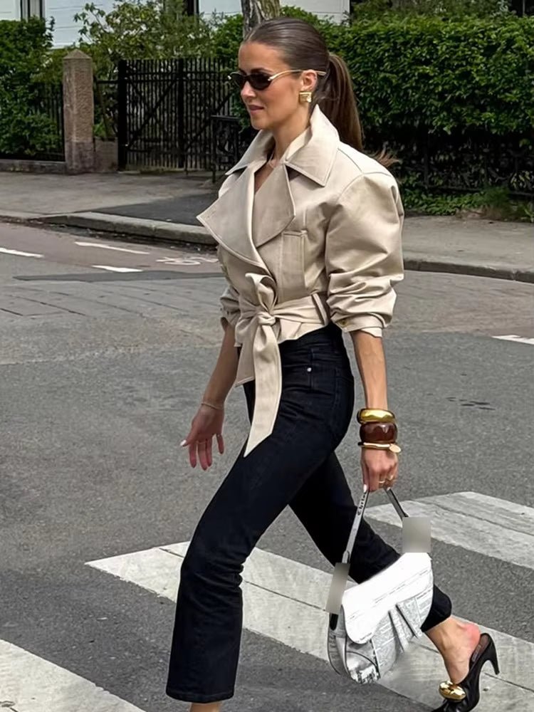 Celia | Dame dobbeltradet trenchcoat med bælte - Auvéla