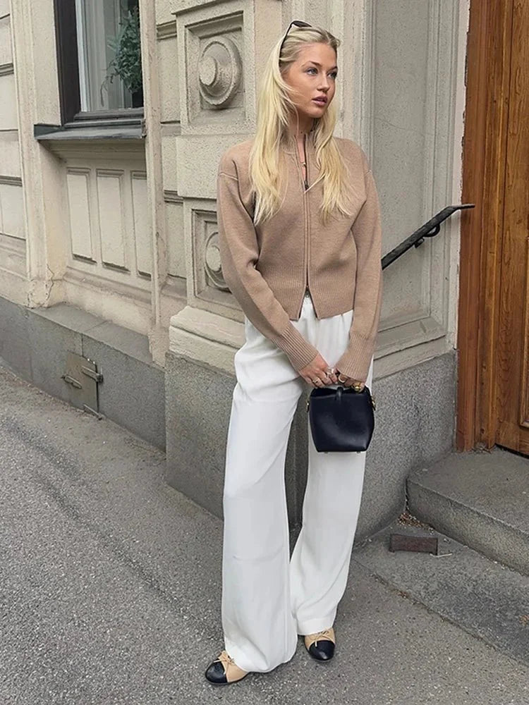 Sofia | Lang sort cardigan til kvinder med lynlås - Auvéla